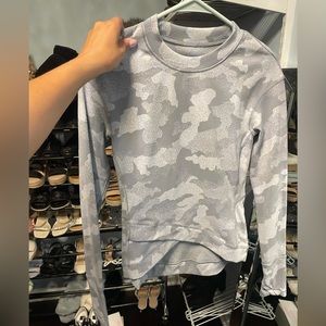 Lululemon camo sweatshirt size 4